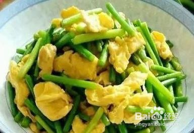 蒜苔炒鸡蛋的做法
