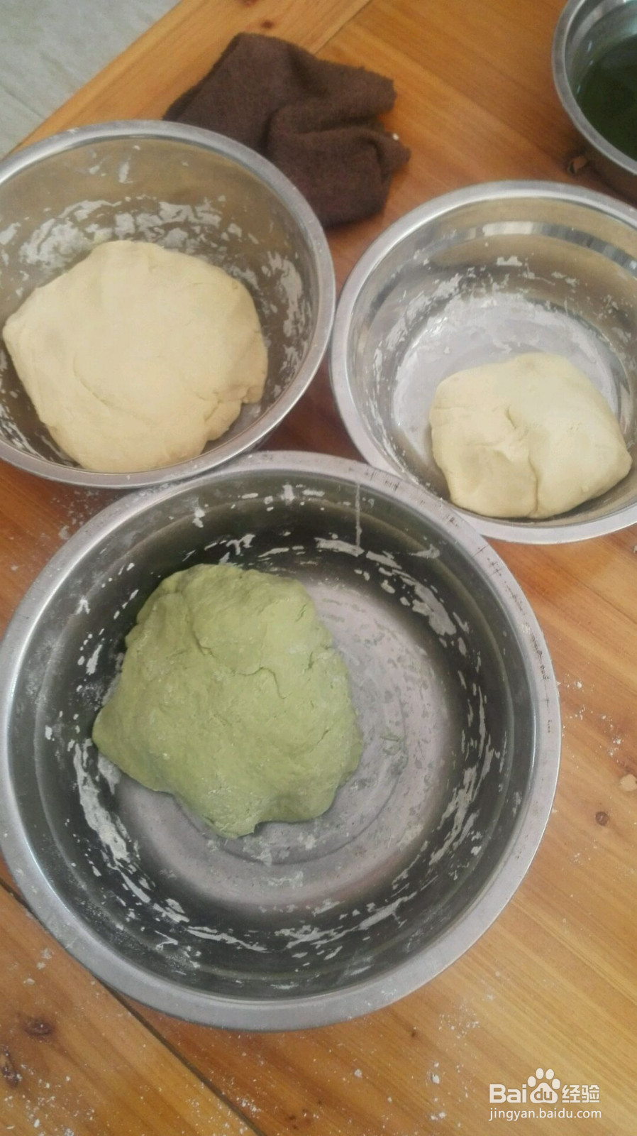 三色手工刀切面条的做法