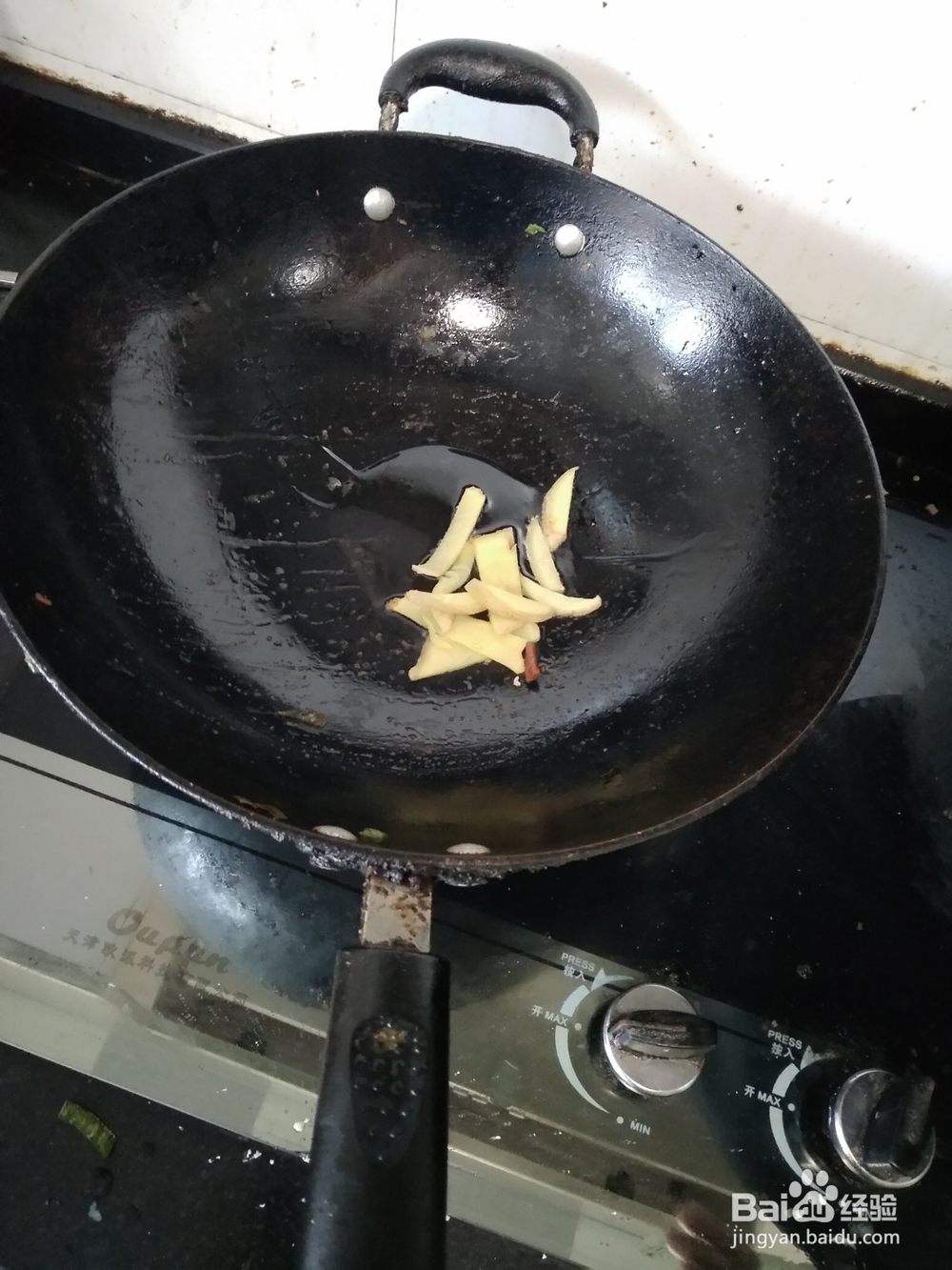 鸭肠炒青椒土豆片