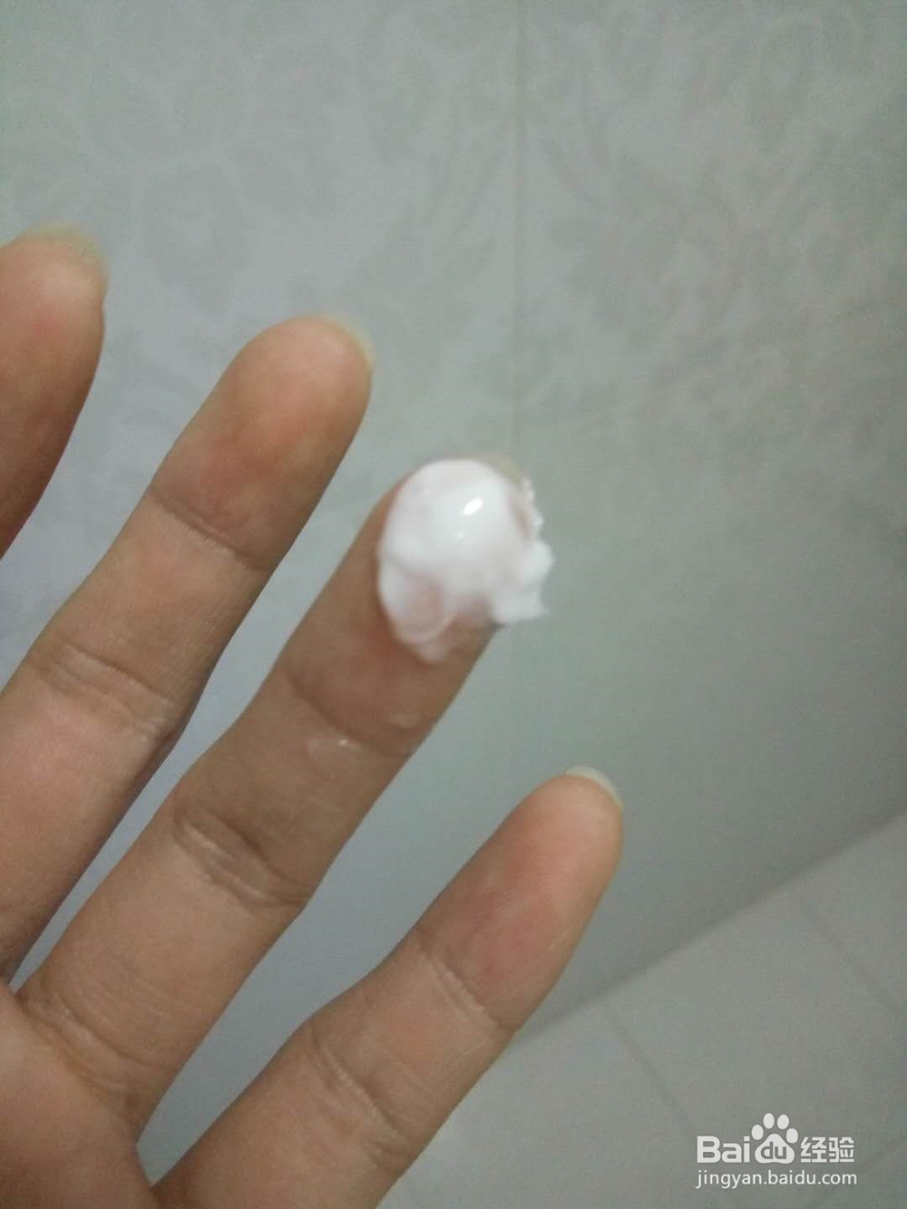 女生简单脸部护肤的步骤是什么