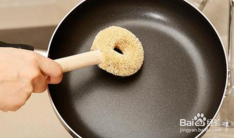 铁锅生锈怎么把锈清理干净