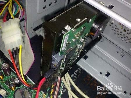 电脑突然黑屏，且找不到硬盘，该怎么办？