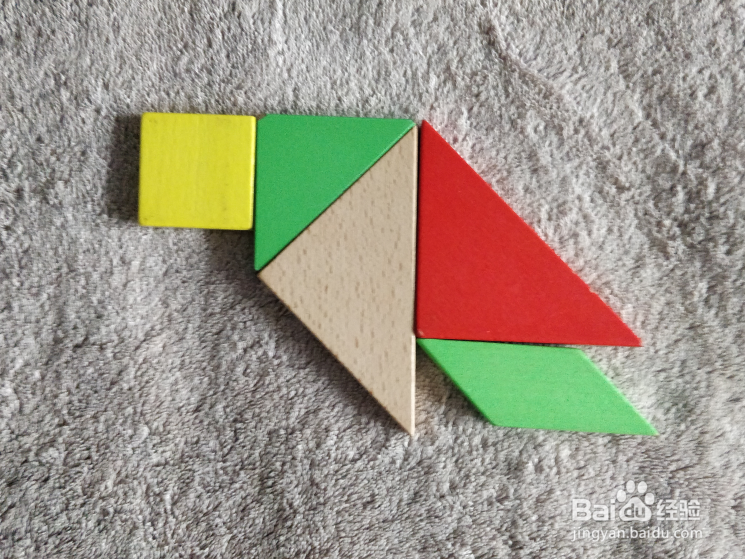 非洲草原上低头的鸟儿用七巧板怎么拼？