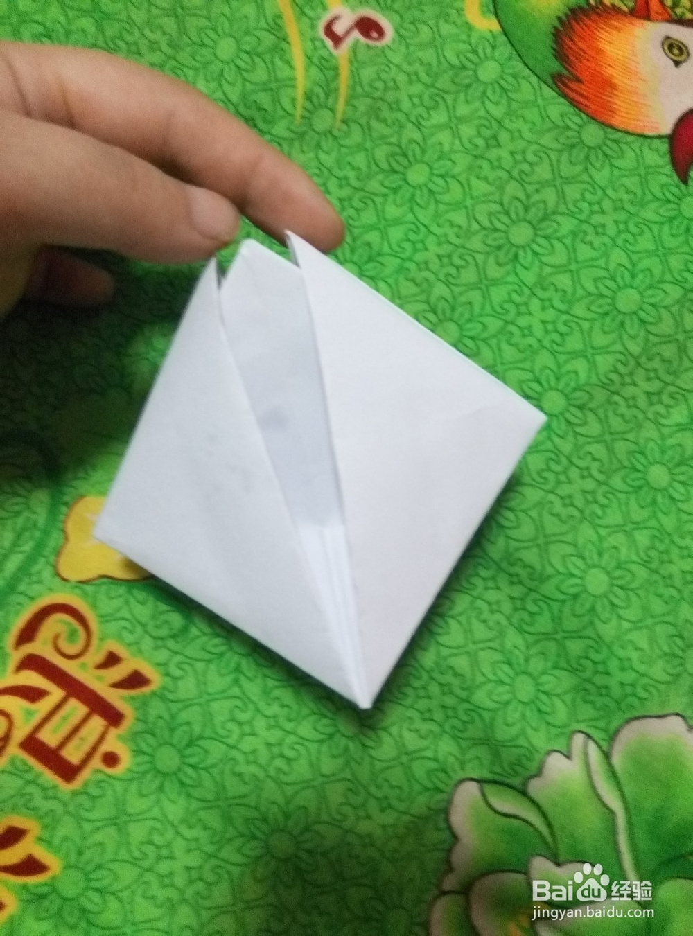 折纸艺术：怎样用纸折小船