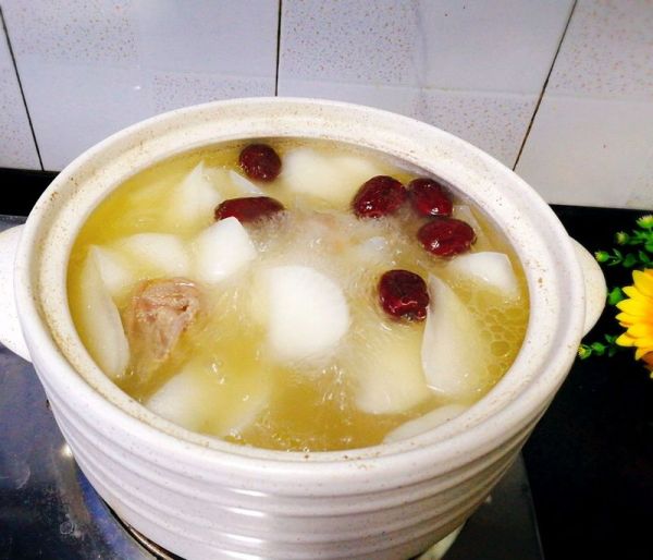 山羊腿肉煲萝卜汤