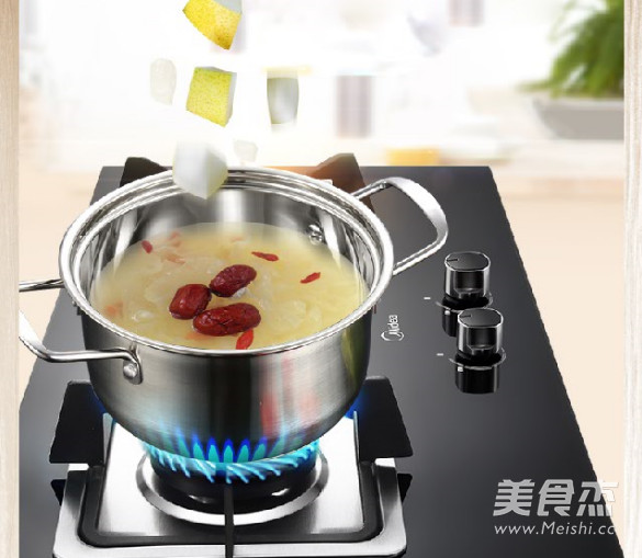 十月静补第九弹:红枣雪梨银耳汤