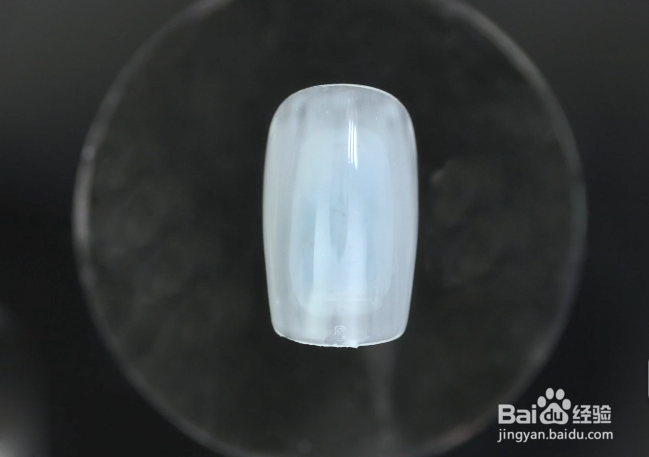 怎样做清新透白的花卉美甲？