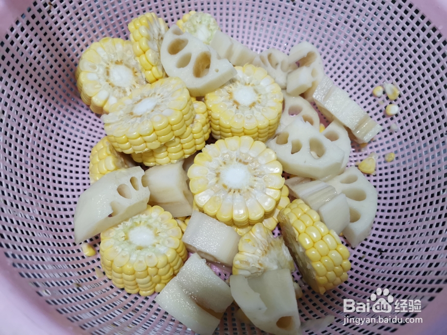 如何做玉米排骨汤?