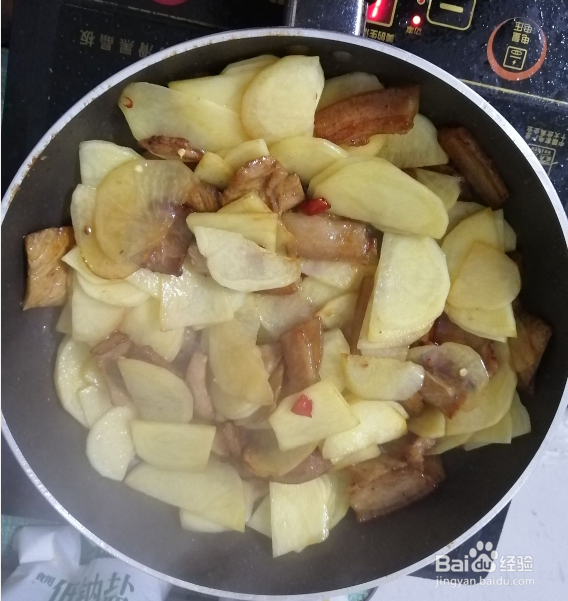 家常土豆片烧肉应该怎样做
