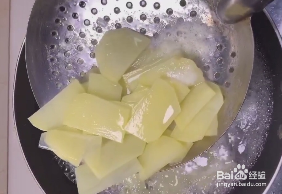 如何制作美味好吃的土豆炒肉片？