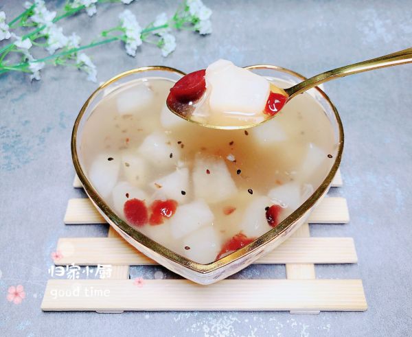 蔓越莓雪梨百合藕粉羹