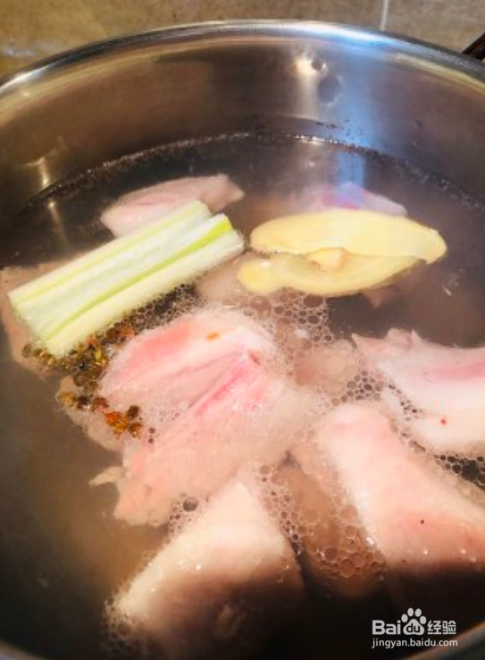 羊排炖胡萝卜汤