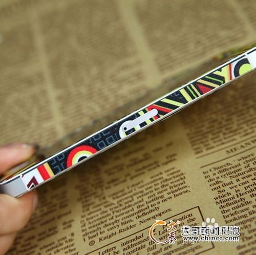 iPhone5个性彩妆制作方法