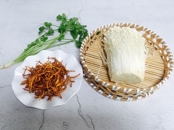 虫草花拌金针菇
