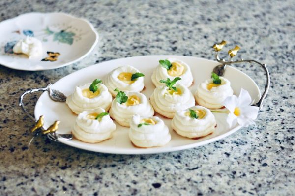 柠檬奶油卡仕达蛋白酥杯