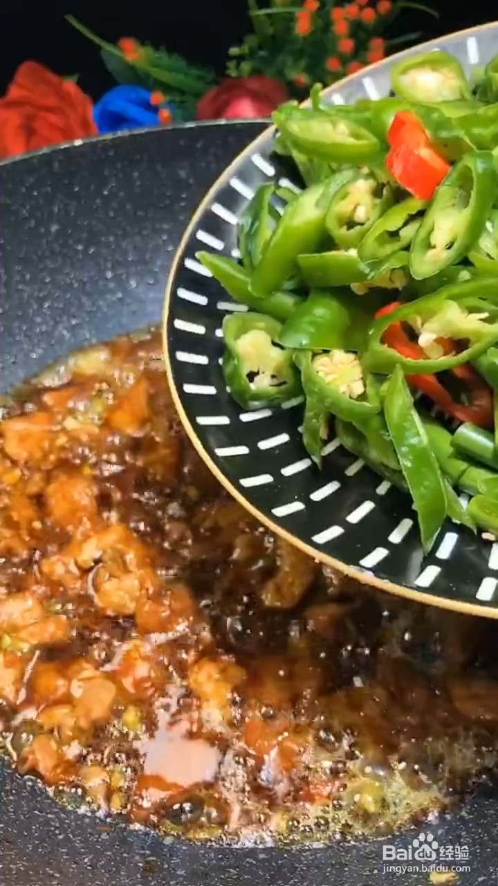 超级下饭又好吃的辣椒蒜苔炒肉片要怎样做