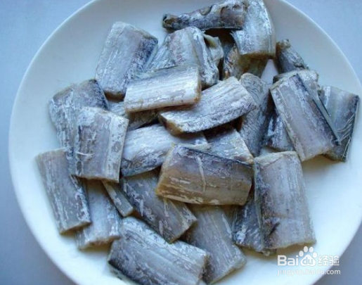 带鱼炖豆腐的做法