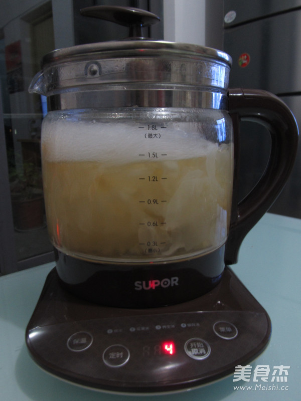 红枣枸杞银耳汤