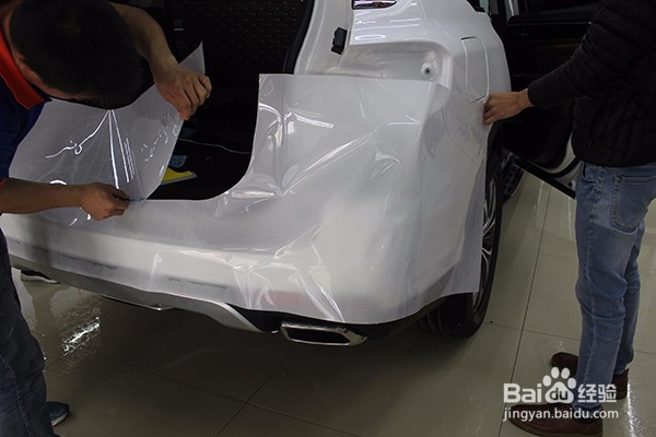 汽车犀牛皮保护膜是怎样覆盖到车漆面的