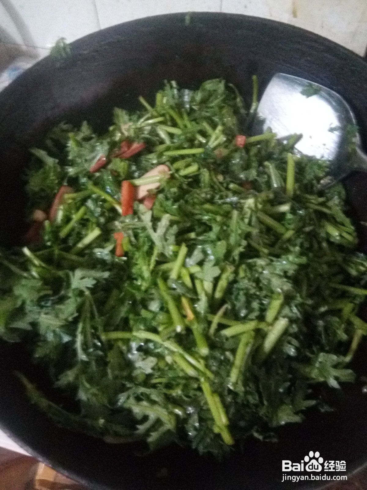 茼蒿鸡蛋干炒小肚