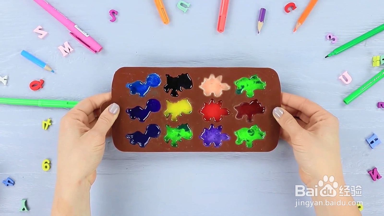 如何用旧蜡笔制作动物模具蜡笔？