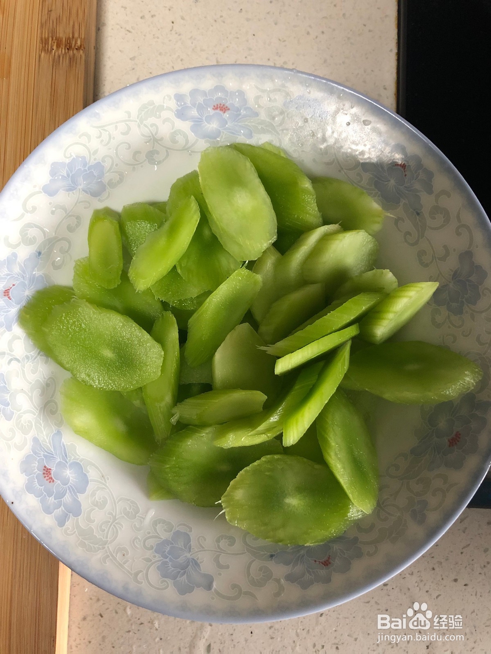 莴笋木耳肉片如何炒?