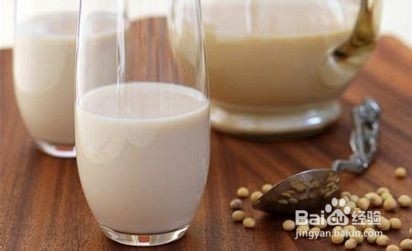 巧用牛奶解决多种皮肤病