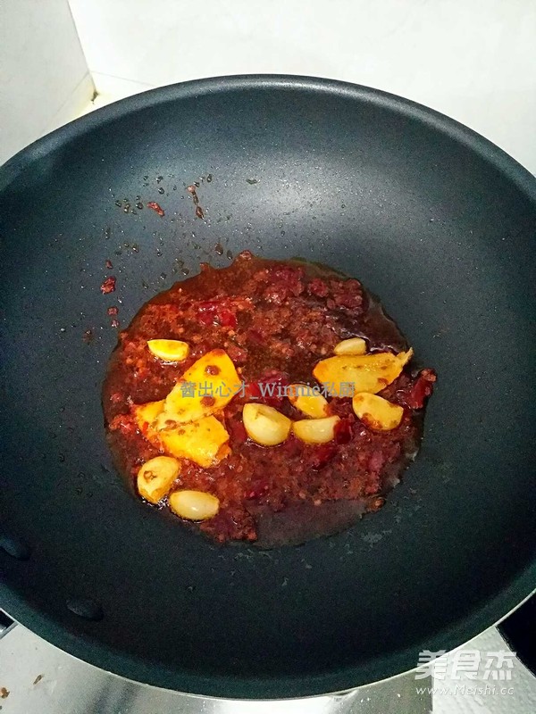 红油烧土鸡的做法