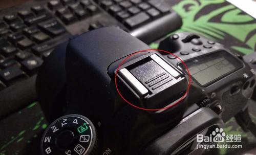 佳能单反相机70D闪光灯怎么关闭