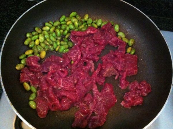 牛肉毛豆南瓜盅