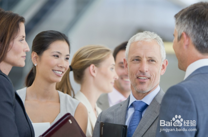 人应该如何提高自己的见识？