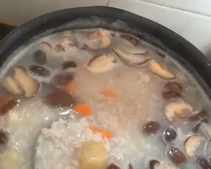 元贝营养山药香菇瘦肉粥制作过程