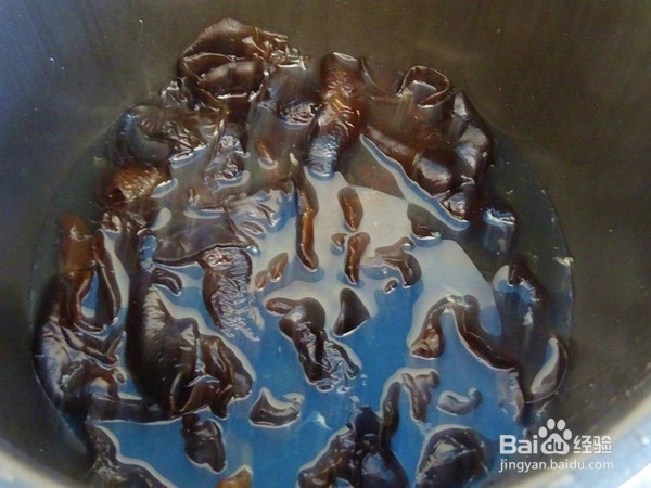 金针菇拌木耳的做法