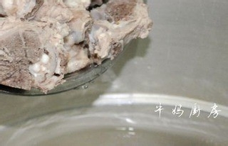 滋补极品:海参龙骨汤