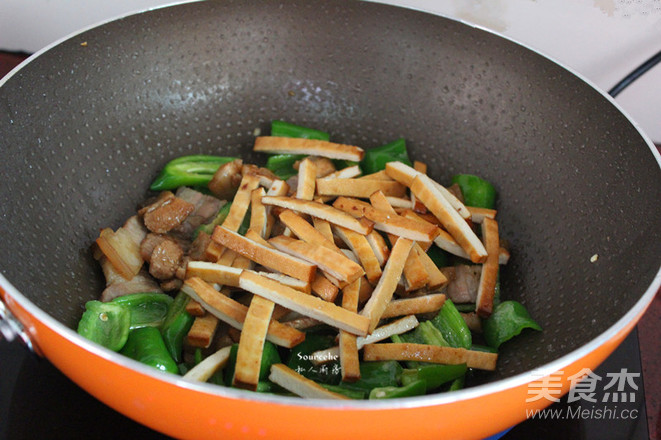 花肉炒香干的做法
