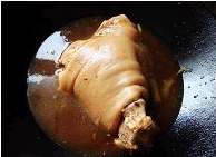 既解馋又美容的冰糖肘子