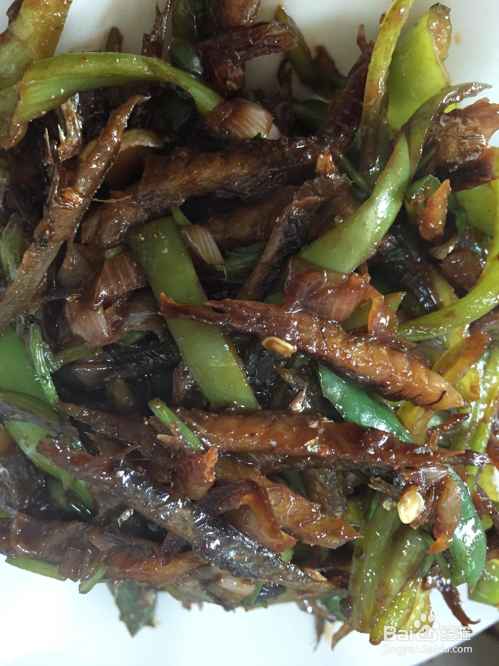 营养美味的辣炒小鱼干