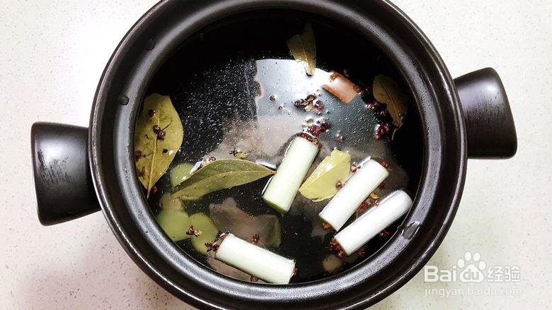 砂锅脊骨鲜藕汤