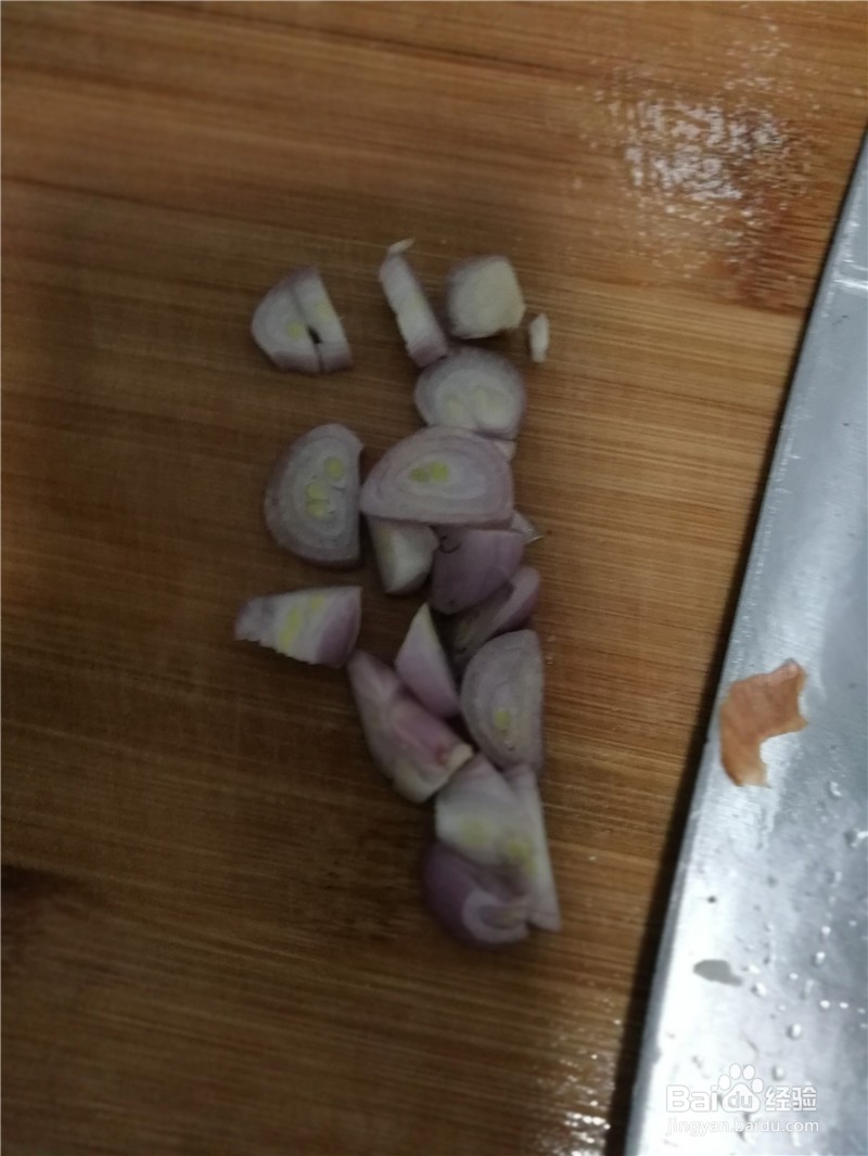 大蒜苗炒猪腿肉