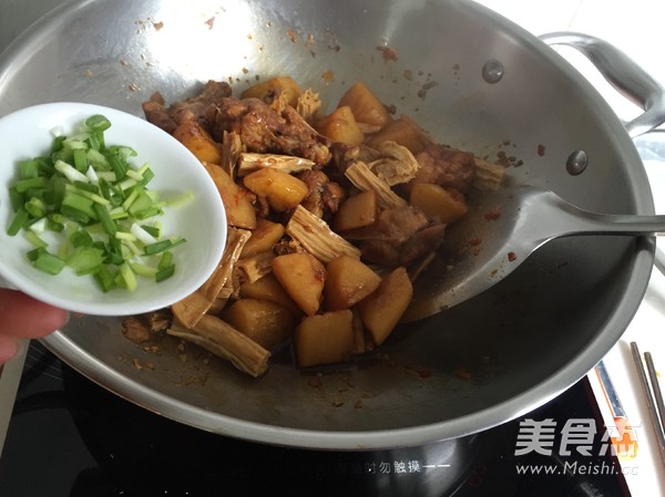 腐竹土豆烧翅根