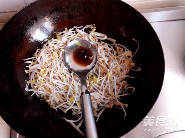 苦瓜炒三丝的做法