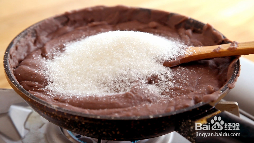 做出入味的红豆沙蛋黄酥