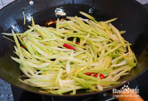 青椒炒香干的做法