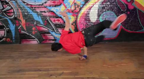 学跳breaking的旋转动作