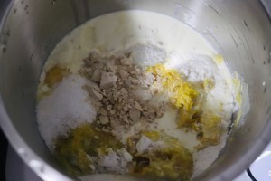 南瓜淡奶油椰蓉面包的做法