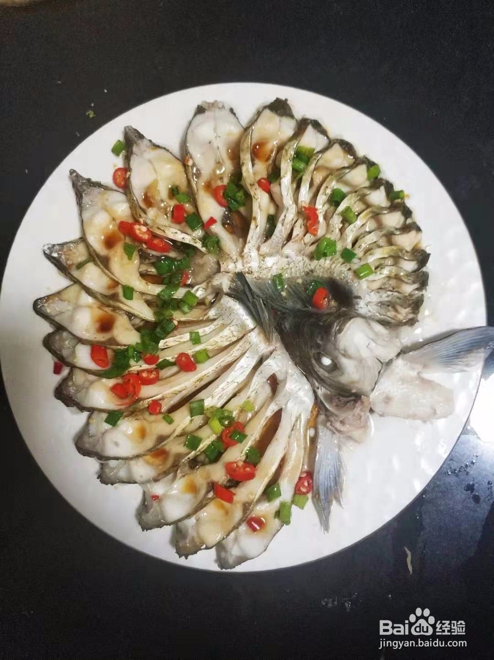 武昌鱼如何做成孔雀开屏鱼？