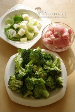 排毒防癌沪式甜酱西兰花的做法