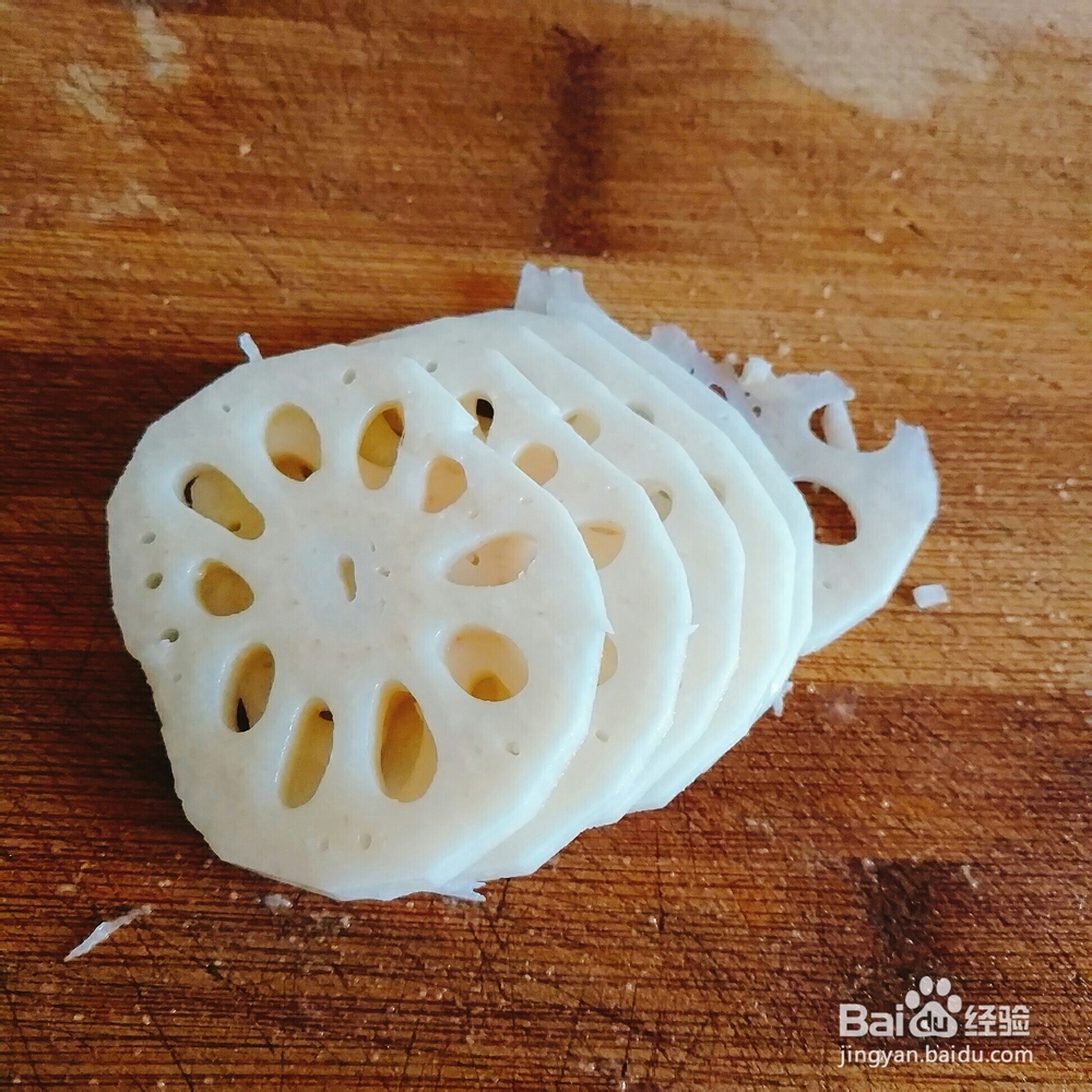 口味清脆的炸藕丸