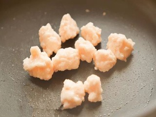 滑蛋炒虾球怎么做?