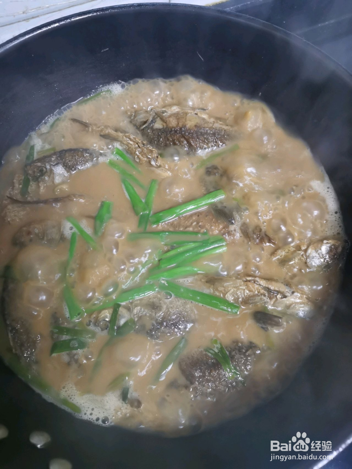 葱烧小鲫鱼的做法